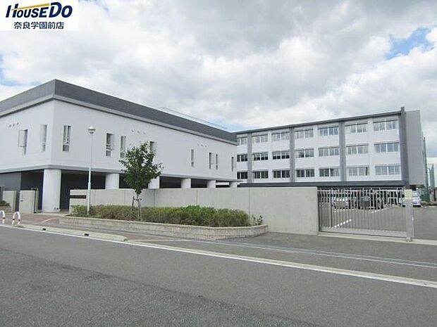 木津中学校 1360m