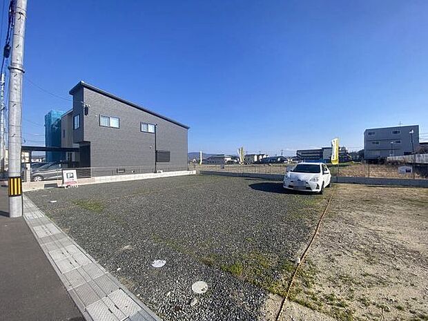 分譲地には駐車場をご用意しております。