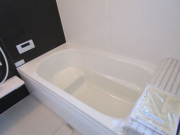 ゆったりとした浴槽で、全身を伸ばしてリラックス。忙しい毎日の疲れをしっかりリセットできます。