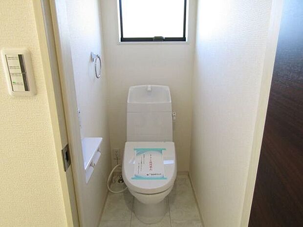 各階に洗浄便座付きトイレを設置しており、朝の混み合う時間帯や来客時にも安心。