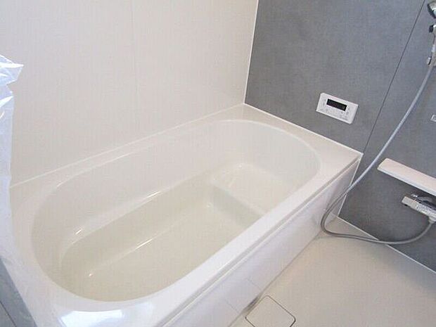 ゆったりとした浴槽で、全身を伸ばしてリラックス。忙しい毎日の疲れをしっかりリセットできます。