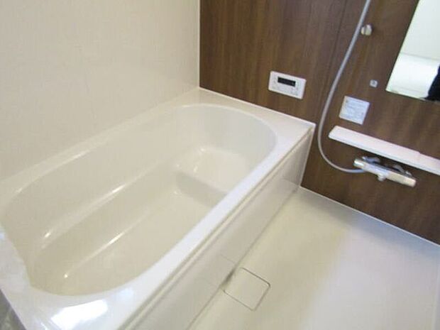 ゆったりとした浴槽で、全身を伸ばしてリラックス。忙しい毎日の疲れをしっかりリセットできます。