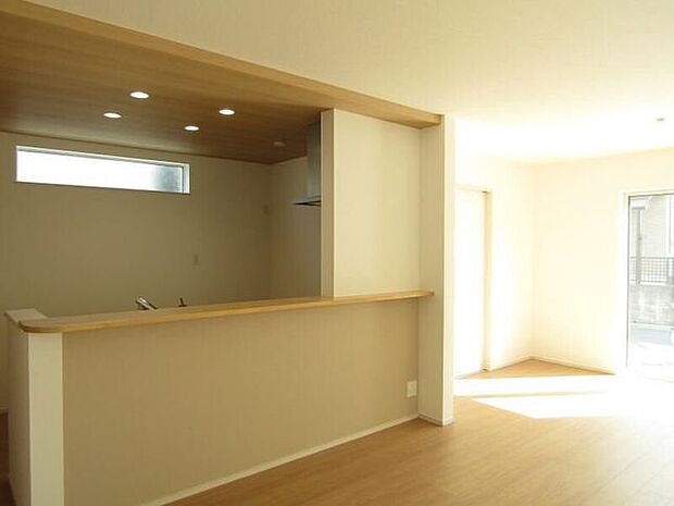 家族の会話が弾む対面キッチン。家事をしながら小さなお子様にも目が届きます!