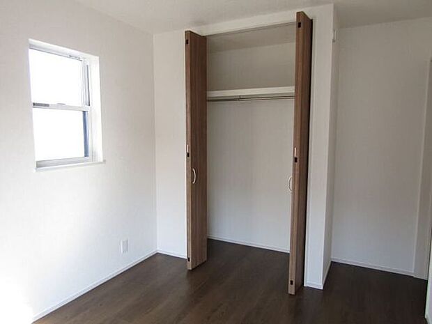 すべての居室に収納スペースを完備。各部屋でしっかり整理整頓ができ、快適でスッキリとした住空間を実現します。