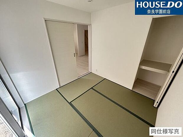 和室には広々とした押入れがあり、布団やお子様の荷物、季節の収納にも最適。暮らしの中で柔軟に使える収納スペースです。