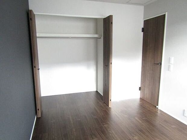 すべての居室に収納スペースを完備。各部屋でしっかり整理整頓ができ、快適でスッキリとした住空間を実現します。