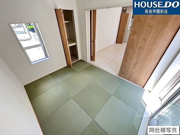 和室には広々とした押入れがあり、布団やお子様の荷物、季節の収納にも最適。暮らしの中で柔軟に使える収納スペースです。