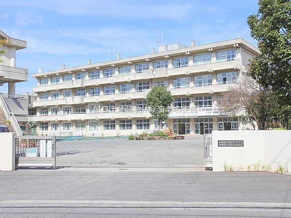 【海老名市立柏ケ谷中学校】　隣には目久尻川が流れ、環境がいいです。