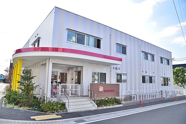【おひさま保育園】　かしわ台駅から徒歩で5分程の場所にありアクセスしやすいです。 園舎は比較的新しく綺麗です。 年中さんからリトミックやテニス等もやらせてもらえます。