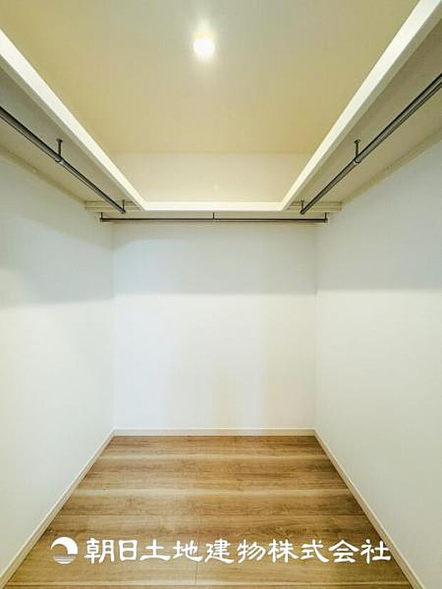 【ウォークインクローゼット (寝室 約7帖)】