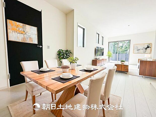 【LDK (約18.1帖)】※画像は実際の室内写真をもとに、家具・調度品の配置例をCG合成したもので、実際とは多少異なります。また、家具等は販売価格に含まれません。