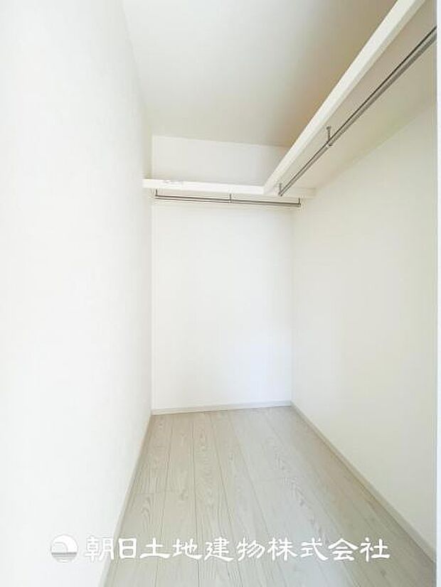 【ウォークインクローゼット (寝室 約7帖)】