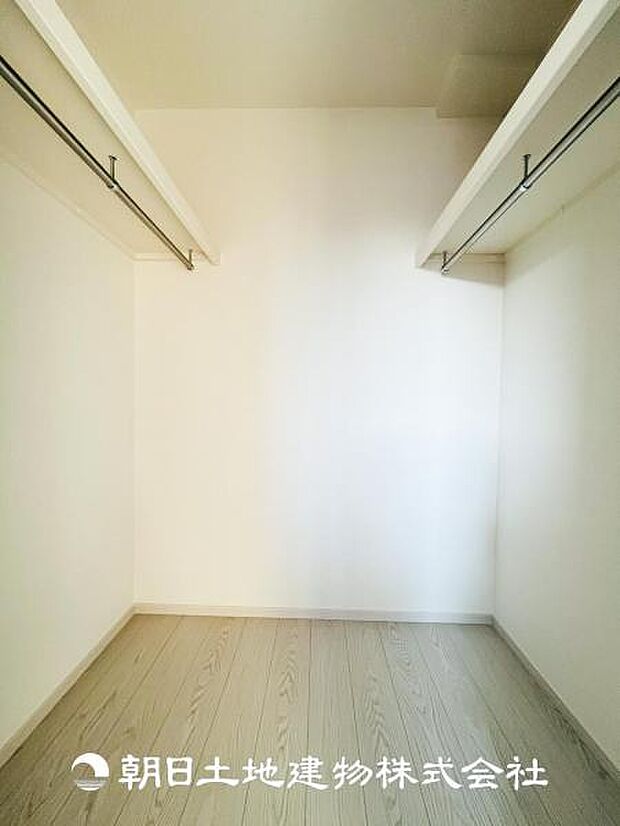 【ウォークインクローゼット (寝室 約7帖)】