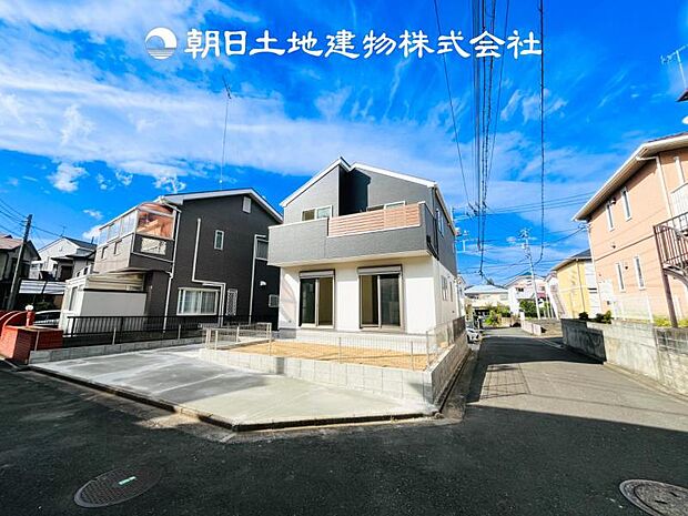 【前面道路＋現地写真】交通量の少ない前面道路は、小さなお子様がいるご家庭も安心です♪