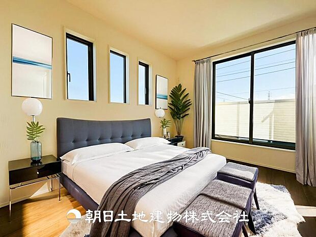 【寝室 (約6帖)】※画像は実際の室内写真をもとに、家具・調度品の配置例をCG合成したもので、実際とは多少異なります。また、家具等は販売価格に含まれません。