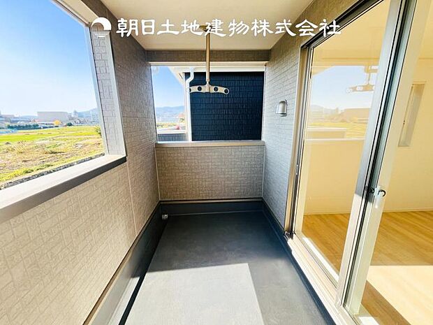 【バルコニー】