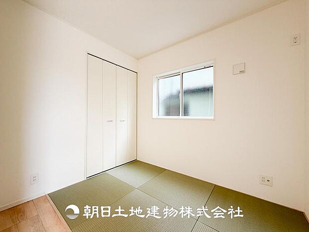 【和室 (約3.7帖)】