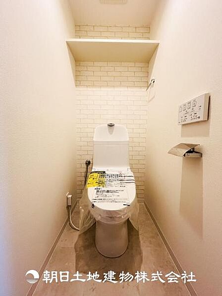 【ウォシュレット付きトイレ】最近では当たり前になってきたウォシュレット付きトイレになります！デリケートな方でも安心してお使いいただけます！