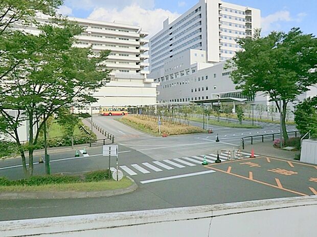 【東海大学医学部付属病院】 大学病院の為全ての診療科がございます。院内の施設も大変充実しています。駐車場も広く完備されています。