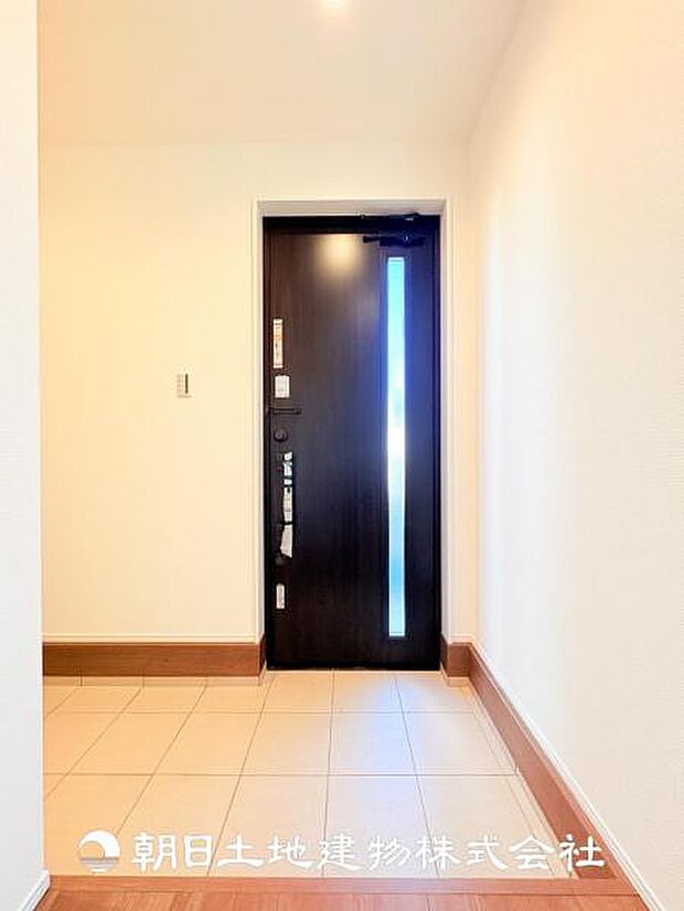 【玄関】SIC付きの広々玄関です♪