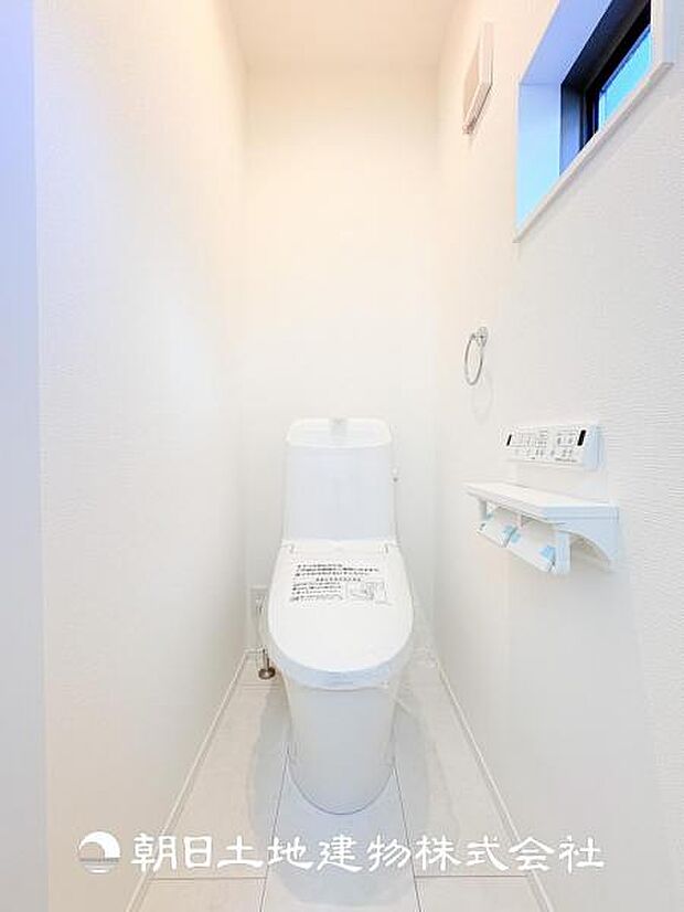 【ウォシュレット付きトイレ】最近では当たり前になってきたウォシュレット付きトイレになります！デリケートな方でも安心してお使いいただけます！
