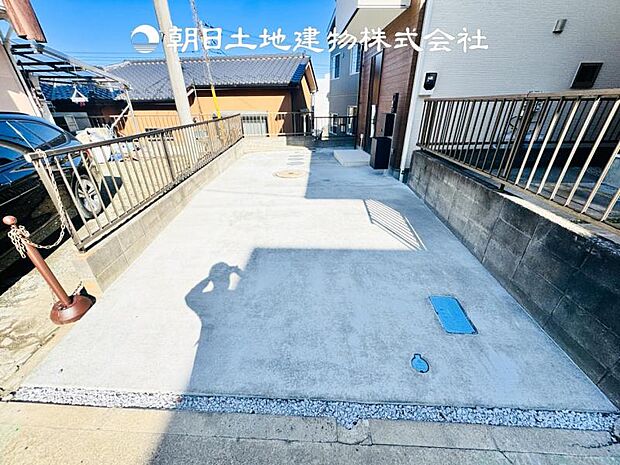 【カースペース】ゆとりある2台分のスペースです♪