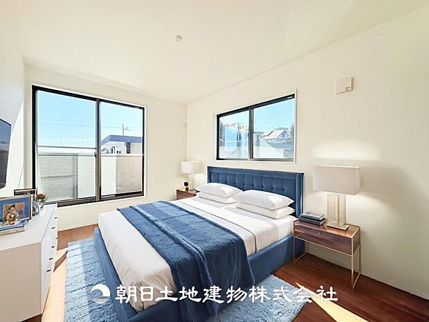 【寝室 (約6.75帖)】※画像は実際の室内写真をもとに、家具・調度品の配置例をCG合成したもので、実際とは多少異なります。また、家具等は販売価格に含まれません。