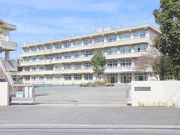 【海老名市立柏ケ谷中学校】 隣には目久尻川が流れ、環境がいいです。