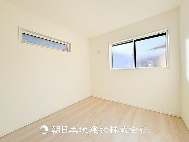 【洋室 (約5.3帖)】子供部屋にピッタリなお部屋です♪