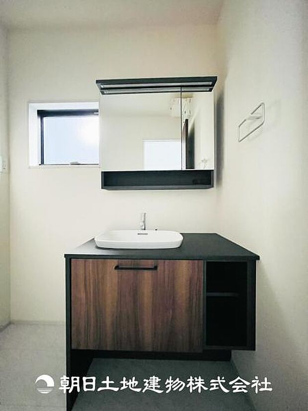 【洗面化粧台】オシャレな洗面化粧台です♪