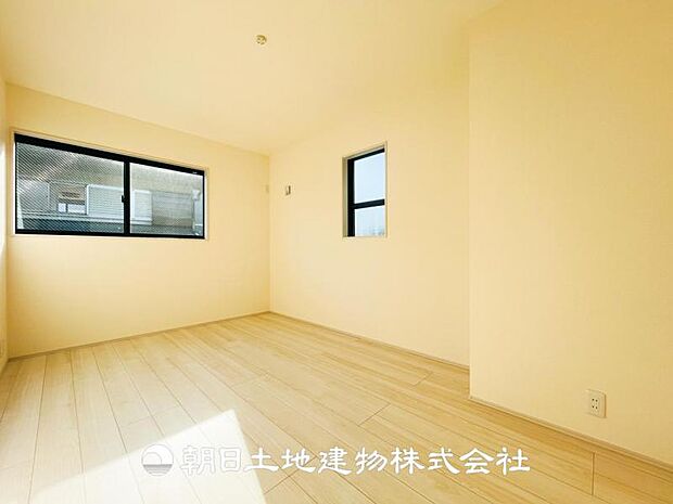 【洋室 (約7.25帖)】寝室としてもご利用いただける広さのお部屋です♪