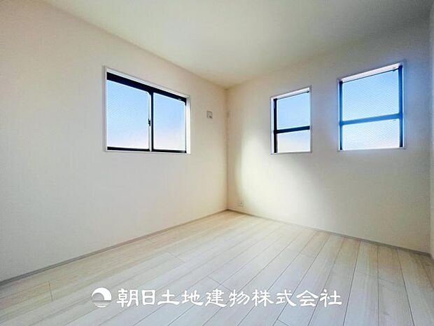 【洋室 (約5.34帖)】子供部屋にピッタリです♪