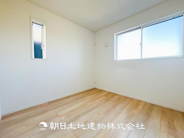 【洋室 (5帖)】子供部屋にピッタリです♪