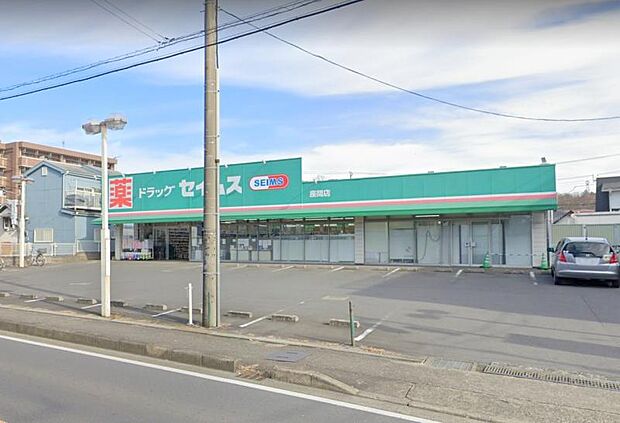 【セイムス 座間店】 日用雑貨、食料品も取り扱っており便利です。駐車場も十分な大きさがあるので車での利用に便利です。定員さんの対応がとても親切です。