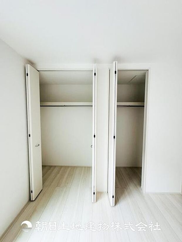 【クローゼット (寝室 約8帖)】