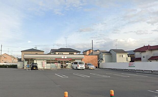 【セブンイレブン　厚木下荻野店】　相模原大磯線沿いにあってアクセス良好です。駐車場が広く利用しやすいです。