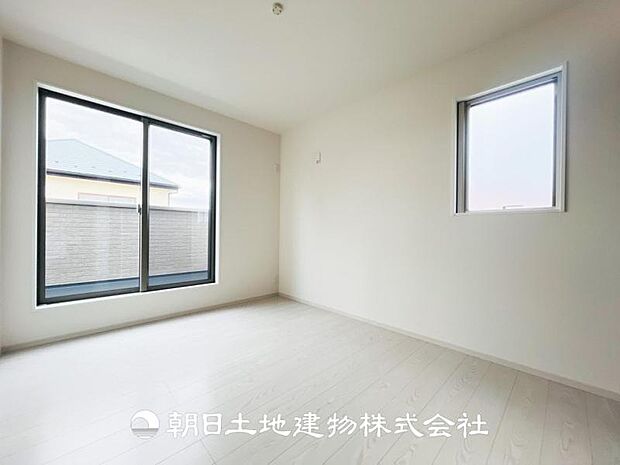 【洋室 (約6帖)】