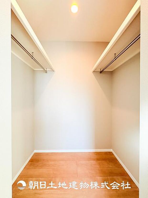 【ウォークインクローゼット (寝室 約7帖)】