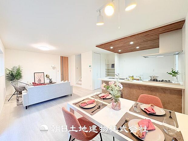 【LDK (約18帖)】