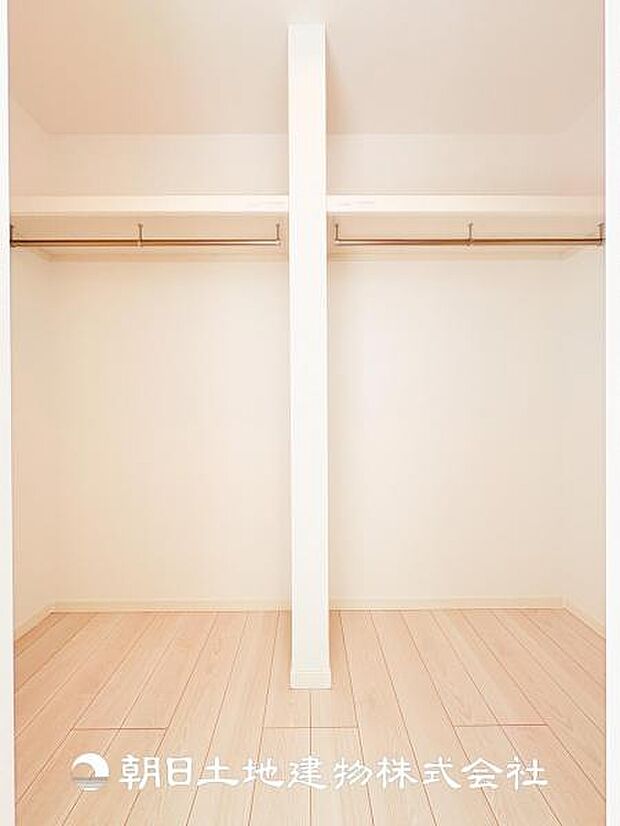 【ウォークインクローゼット (寝室 約7.3帖)】