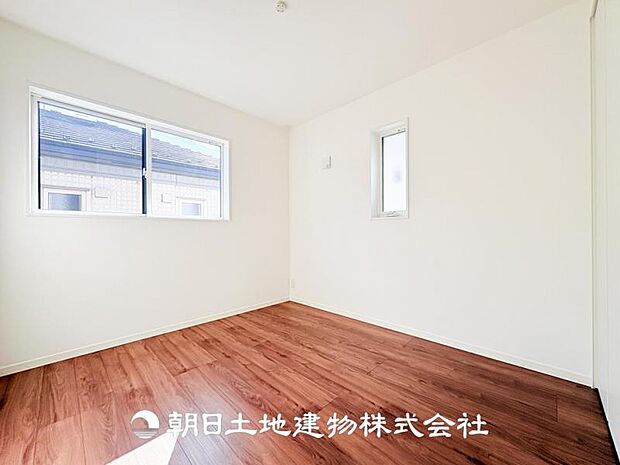 【洋室 (約5.3帖)】