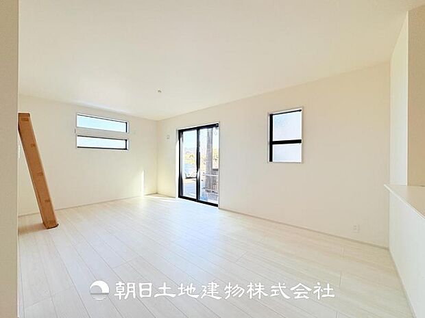 【LDK (約17.38帖)】