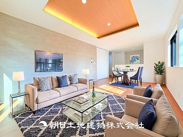 【LDK (約17.8帖)】※画像は実際の室内写真をもとに、家具・調度品の配置例をCG合成したもので、実際とは多少異なります。また、家具等は販売価格に含まれません。