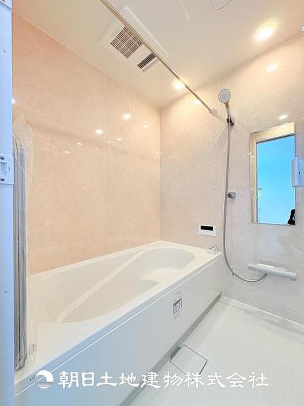 【ユニットバス】1坪のタイプの浴槽はご家族でもお一人でもくつろげる広さとなっており浴室乾燥機は花粉や梅雨時期に大活躍です!