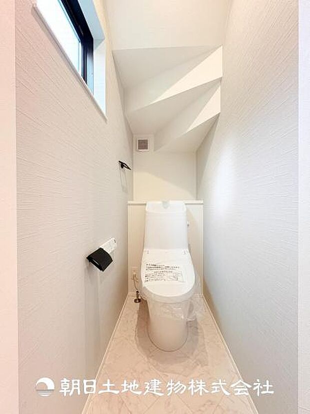 【ウォシュレット付きトイレ】最近では当たり前になってきたウォシュレット付きトイレになります!デリケートな方でも安心してお使いいただけます!