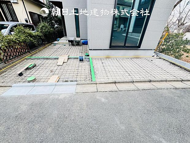 【カースペース】ゆとりあるL字2台分のスペースです♪