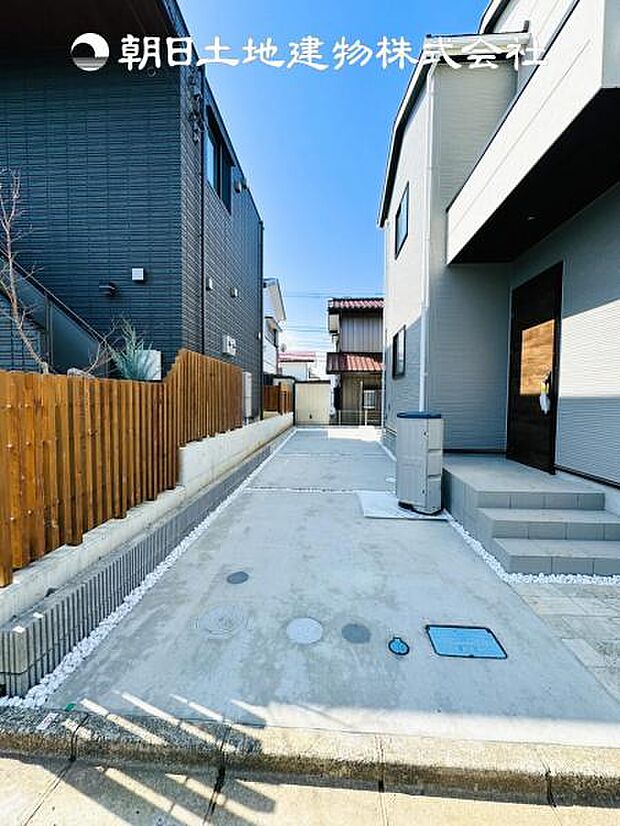 【カースペース】ゆとりある3台分のカースペースです♪