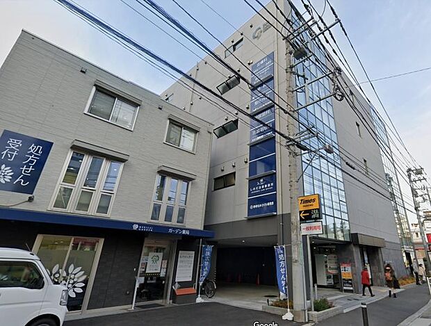 【海老名クリニックガーデン】　色んな病院が集まっていて便利です。駐車場もあります。対応もテキパキしていていいです。