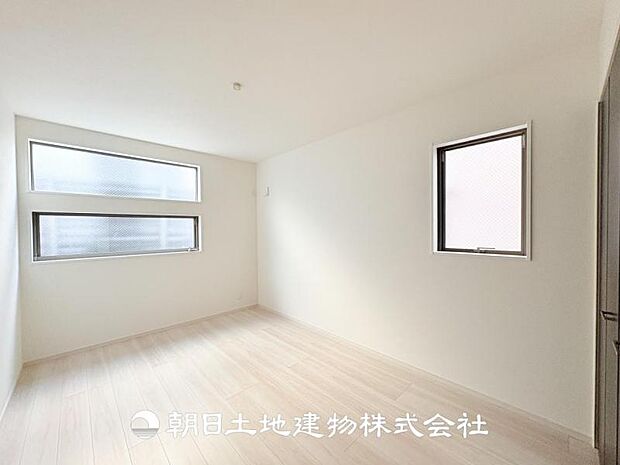 【サービスルーム (約6.7帖)】