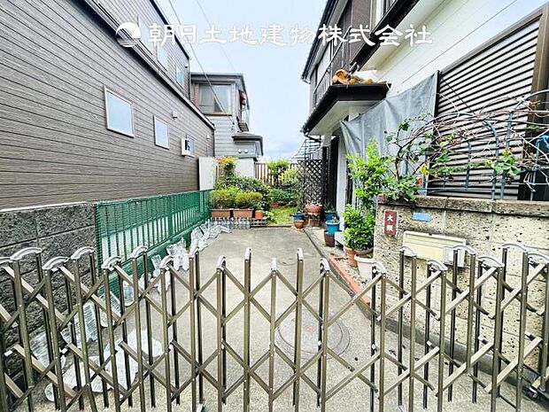 【現地写真 (古家解体前)】